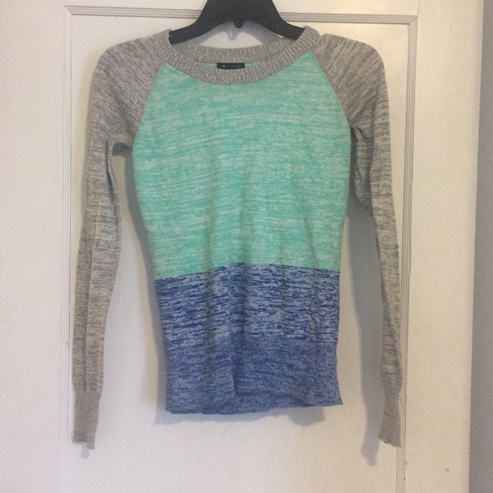 Longer Sleeve Razorback shirt